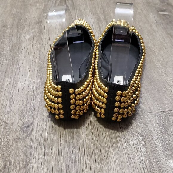 Steve Madden * Extraa Black & Gold Studded Flats 6 - Picture 4 of 12